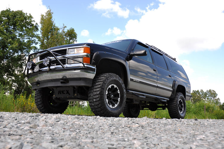 Rough Country | Lift Kits | 6.0 Inch GM Suspension Lift Kit w/ V2 Shocks Rough Country | 27670