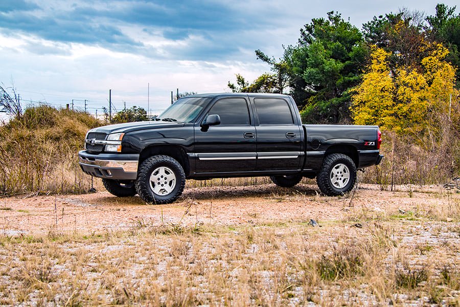 Rough Country | Leveling Kit | 1.5-2.5 Inch Leveling Lift Kit Premium N3 Shocks 99-06 Silverado/Sierra 1500 4WD Rough Country | 28330