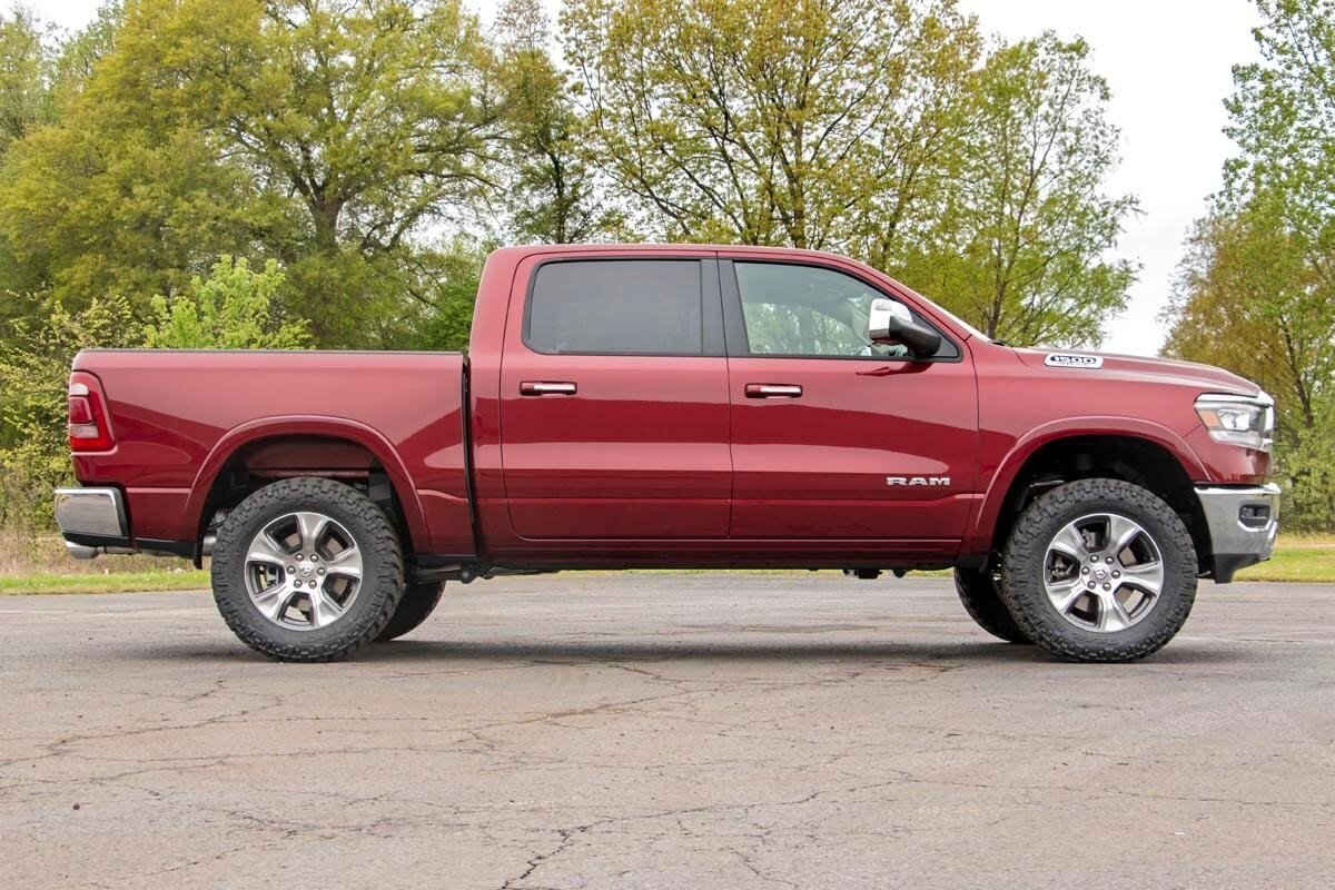 Rough Country | Lift Kits | 3.5 Inch RAM Bolt-On Lift Kit w/Rear N3 Shocks 19-Up RAM 1500 4WD Rough Country | 31430