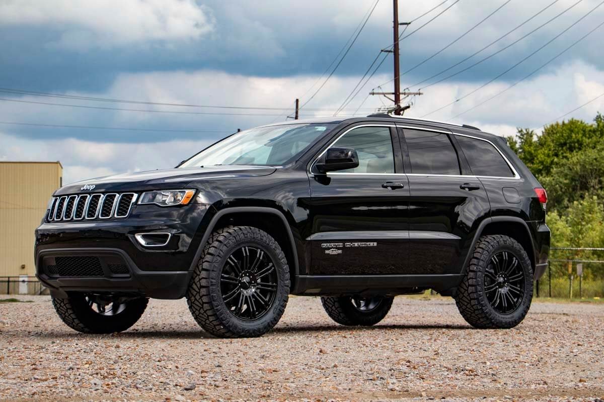 Rough Country | Leveling Kit | 2.5 Inch Jeep Lift Kit 11-20 Grand Cherokee WK2 Rough Country | 60300