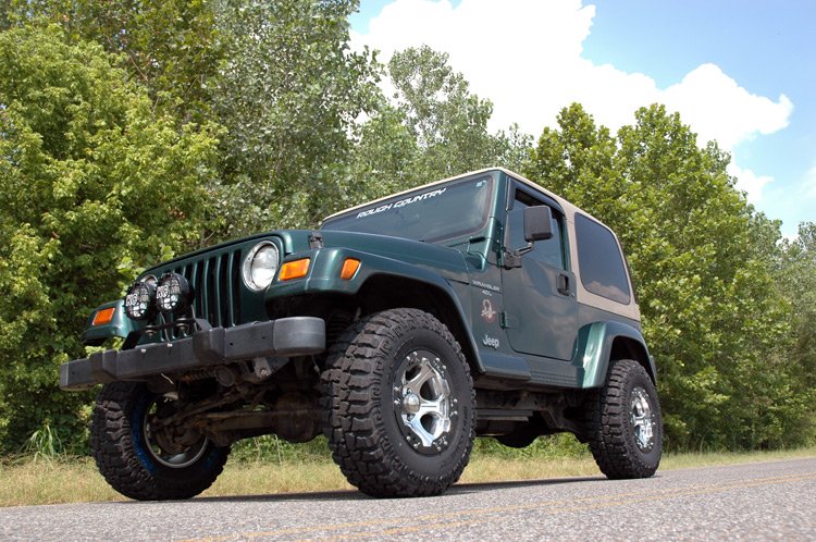 Rough Country | Lift Kits | 1.5 Inch Suspension Lift Kit 97-06 Jeep Wrangler TJ Rough Country | 650