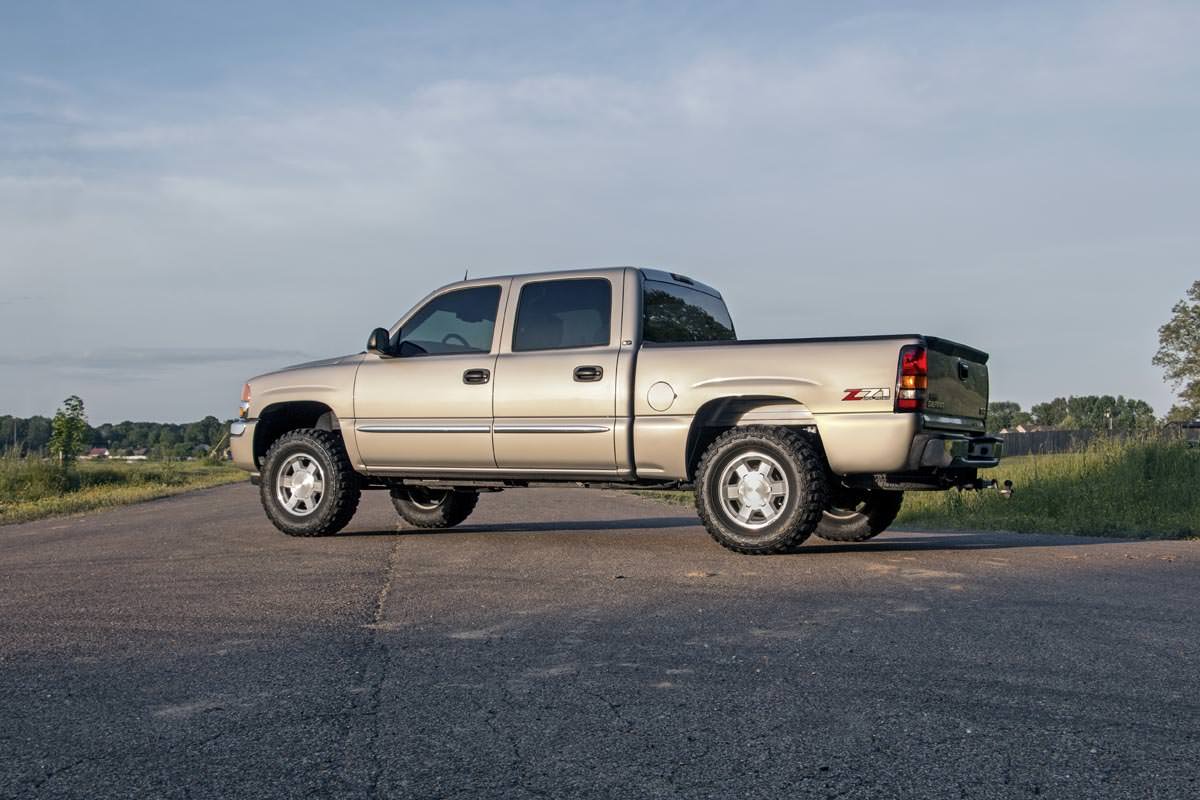 Rough Country | Leveling Kit | 1.5-2.5 Inch Leveling Torsion Bar Keys 00-06 Silverado/Sierra 1500 Rough Country | 7592