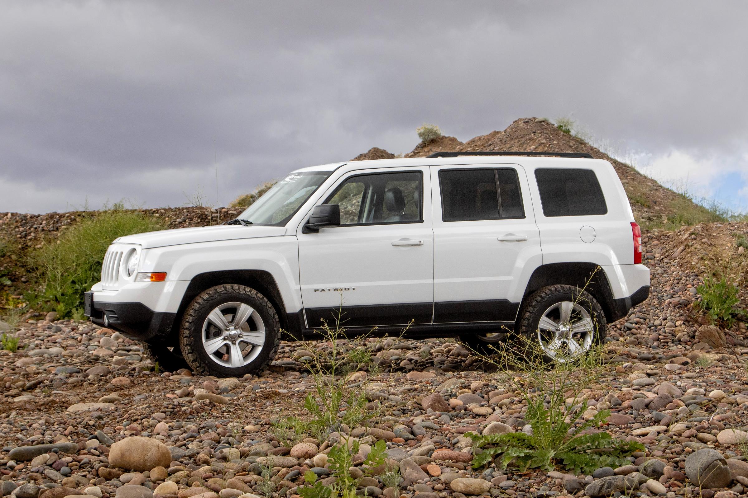 Daystar | Lift Kits | Jeep Patriot 1.5 Inch Lift Kit 07-17 Patriot Daystar | KJ09169BK